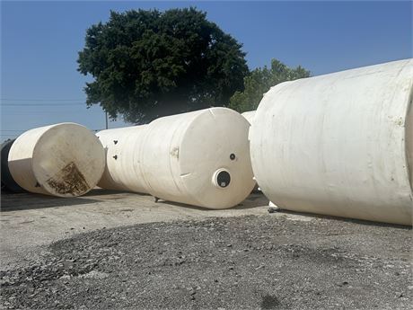 Used Vertical 6000 Gallon Poly Storage Tanks (Atlanta GA)